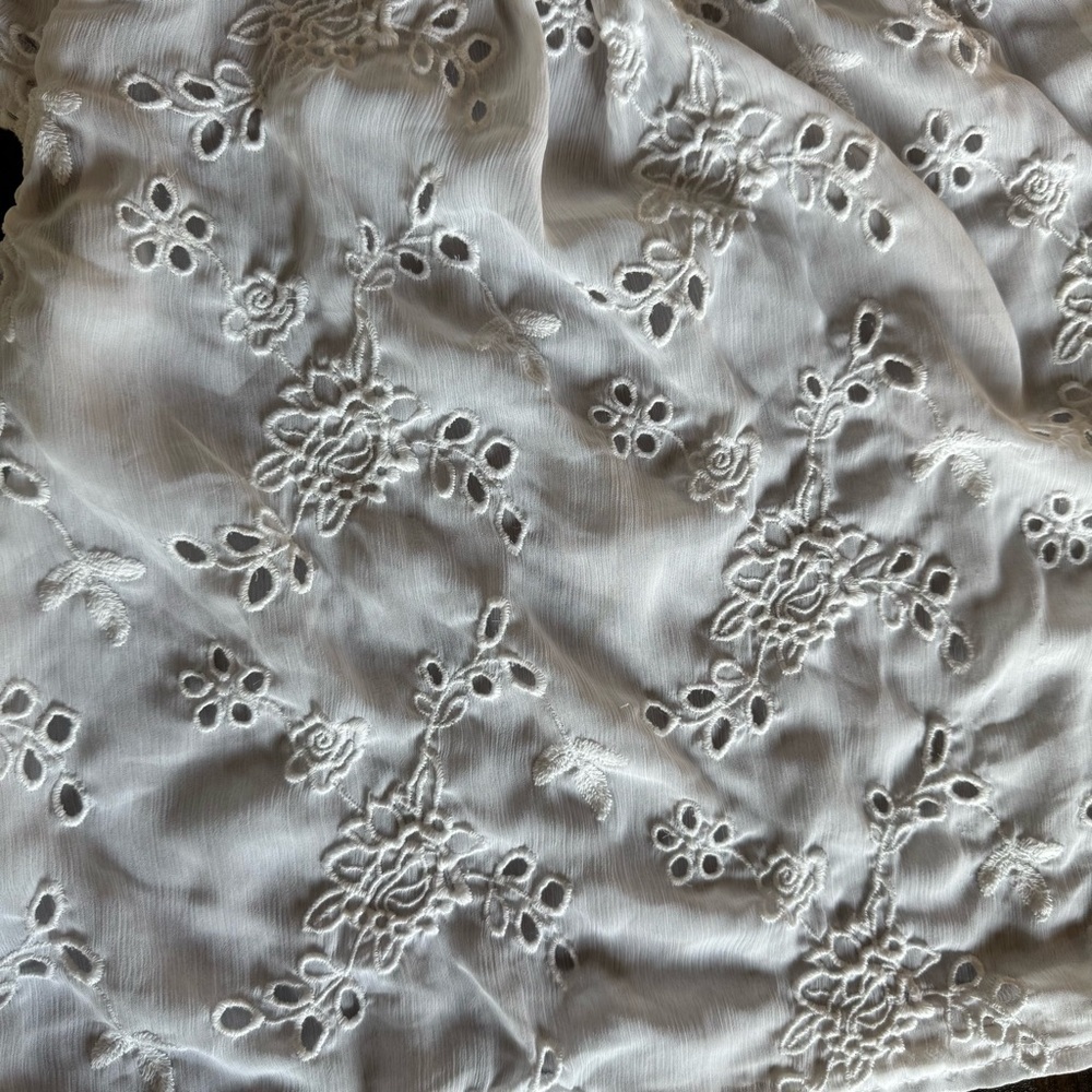 Abercrombie & Fitch White Embroidered Blouse - Picture 6 of 9